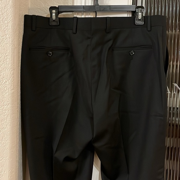 Men’s black dress pants 36w x 32L
No rips tears or stains - Picture 2 of 5